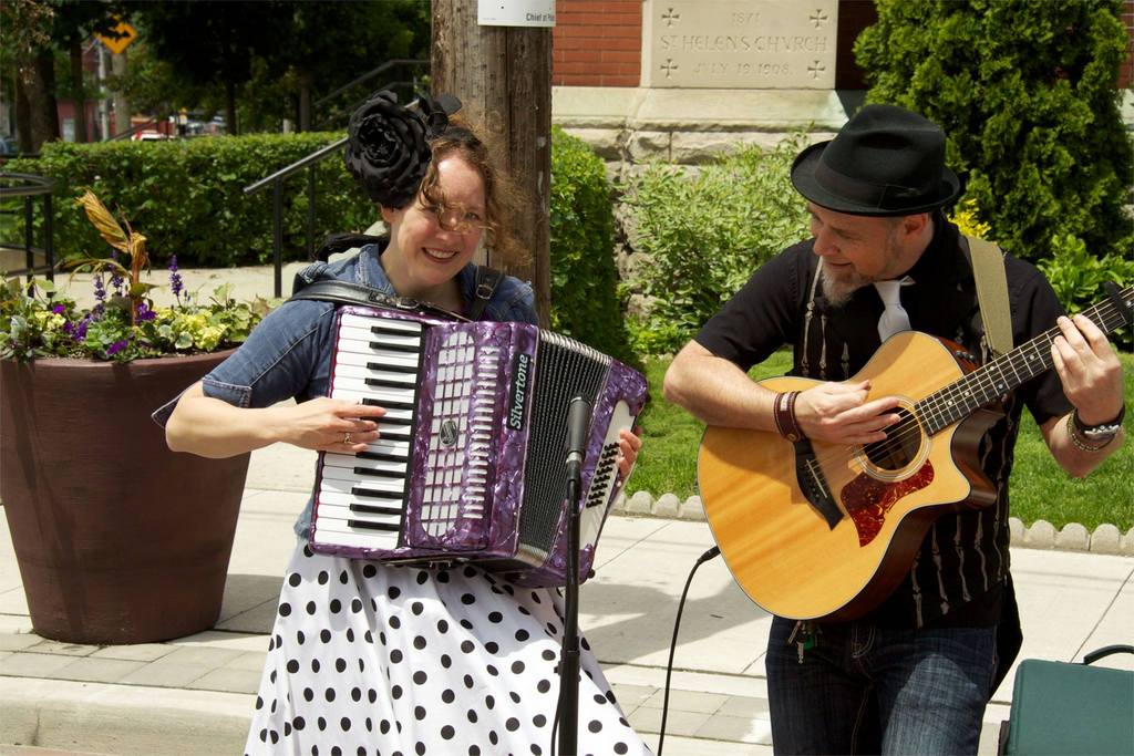 Busking2